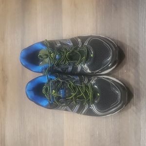 New Balance Running Shoe M9